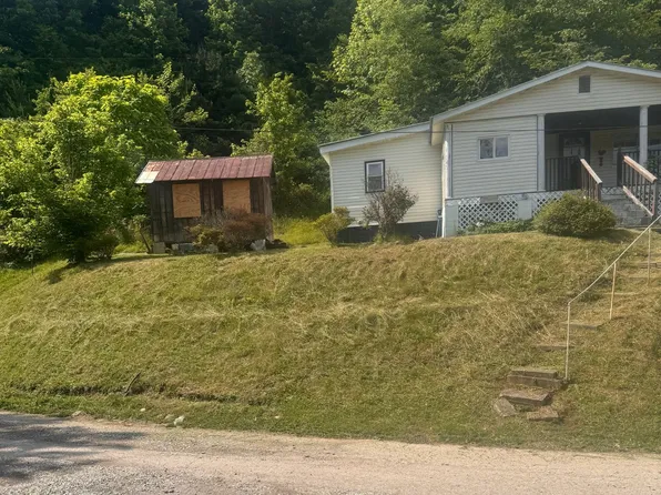 450 Bowen Ln, Inez, KY 41224