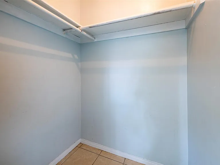 6170 SW 43rd St #1-2 — Photo 7
