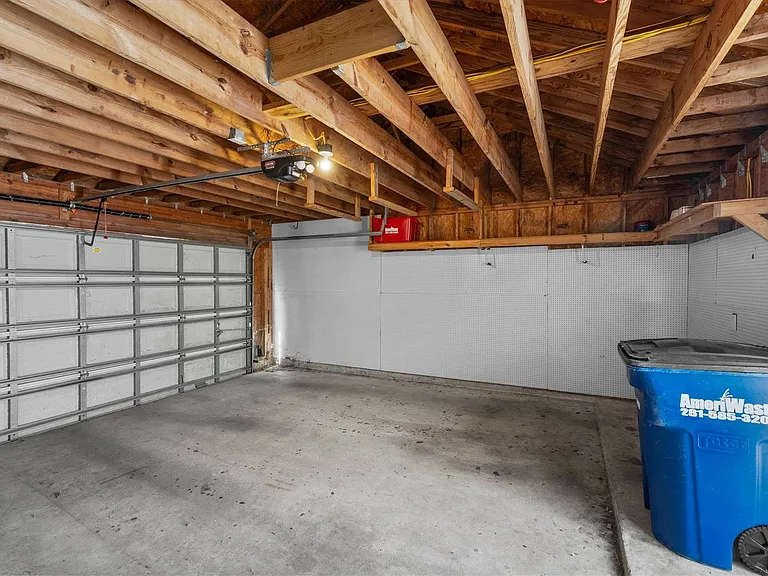 2131 Kemah Village Dr — Photo 37