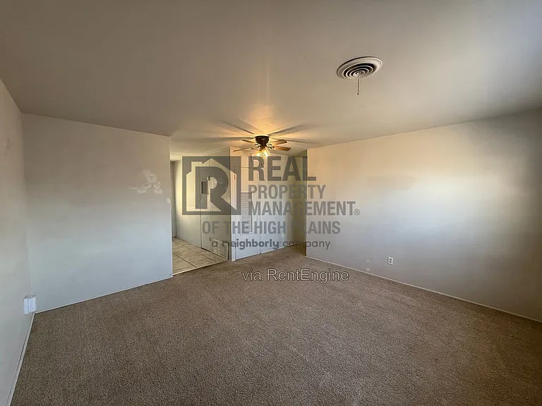 301 Teakwood St — Photo 4