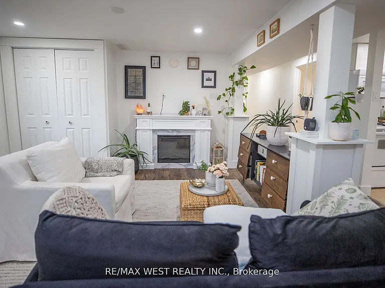 93 Peel St #2 — Photo 3