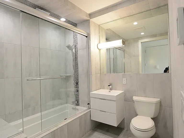 710 Grand St #4R — Photo 3