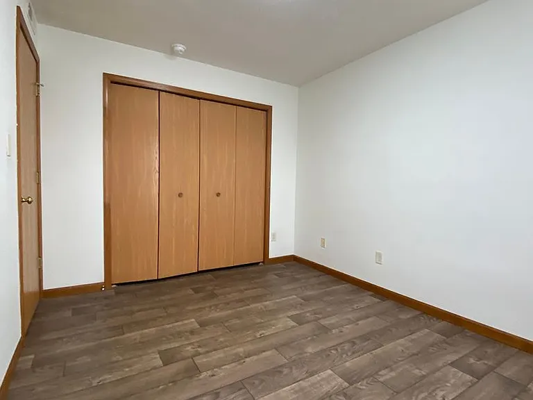 275 Woodridge Ct — Photo 11