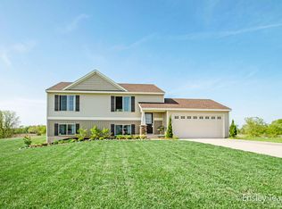 1687 Trent Ridge Ct, Cedar Springs, MI 49319