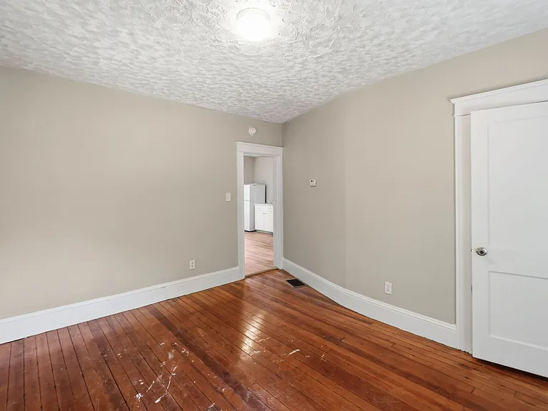 54-56 Hamlet Ave — Photo 8