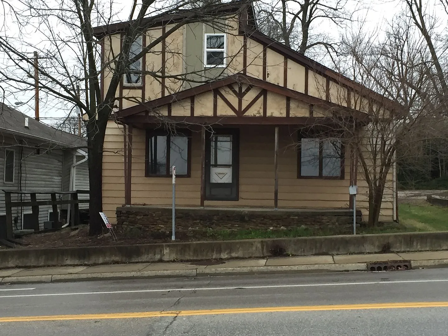 1222 W Kirkwood Avenue — Photo 1