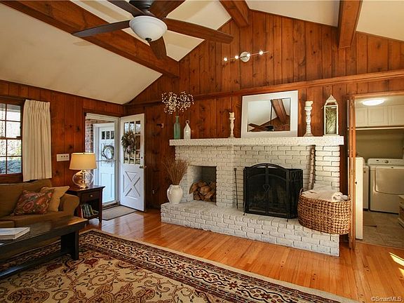 4th image of 44 Brookhaven Dr