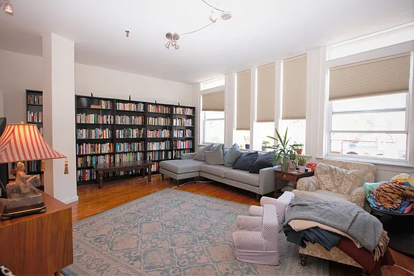 Rented by R New York | media 16