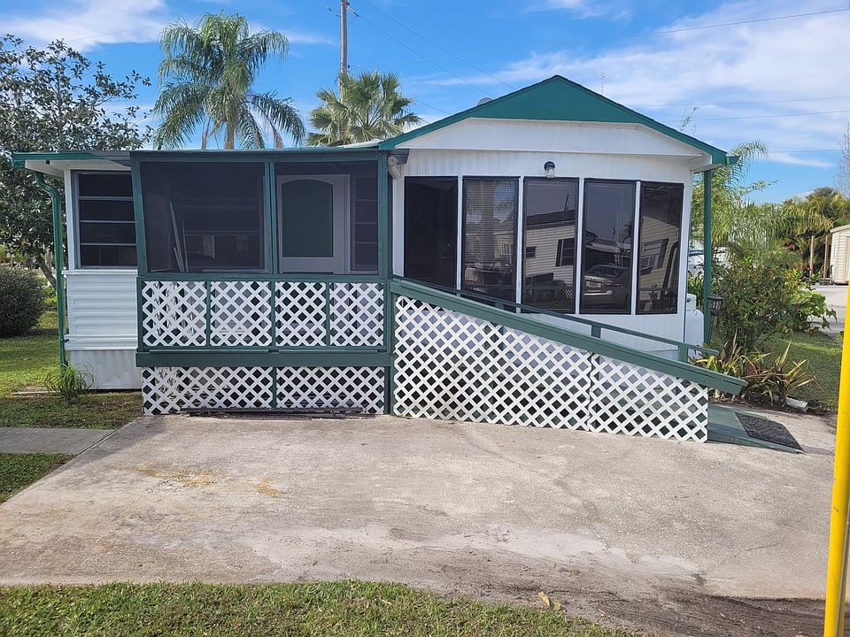 1st image of 6154 Parkway Dr
