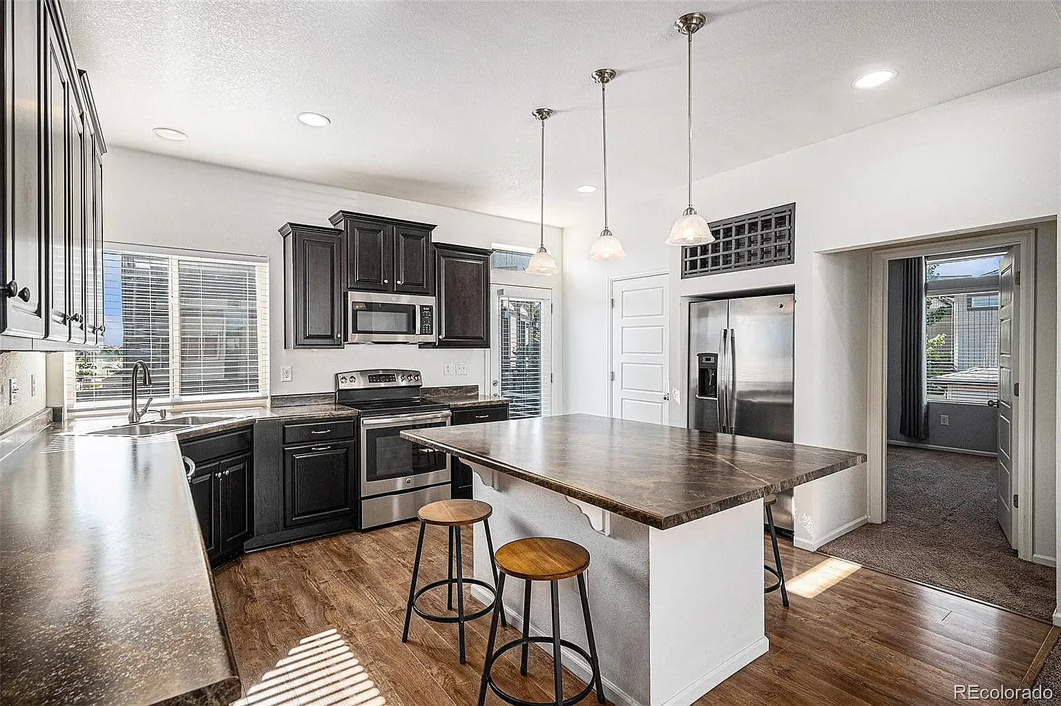 2 bed, 1406 sqft, $2,550 — Photo 3