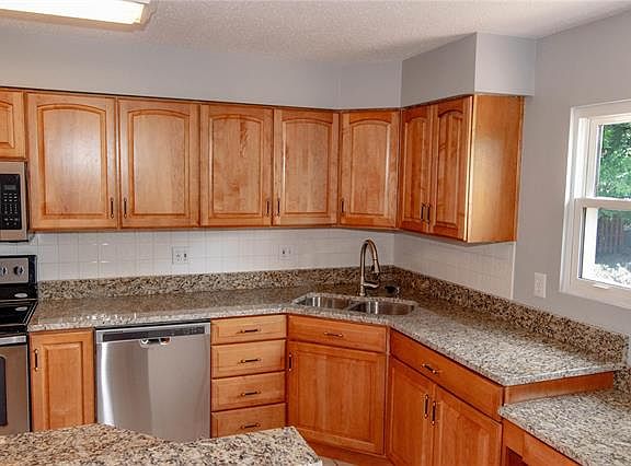 4th image of 12129 Wesland Dr