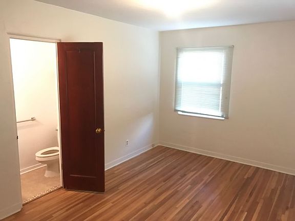 4th image of 801 Van Buren Pl SE