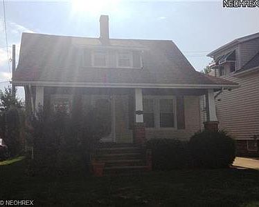 2nd image of 1661 Woodhurst Ave
