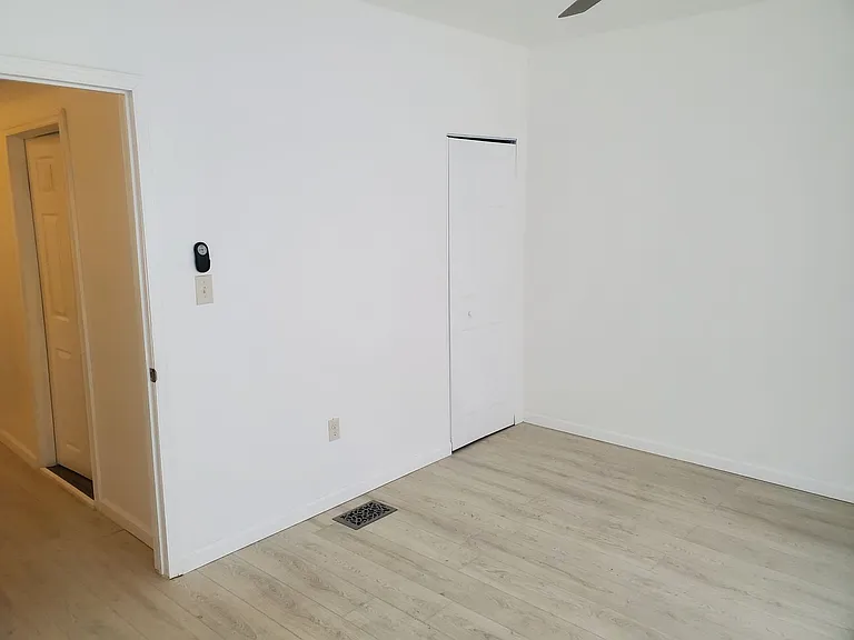 6040 Ogontz Ave — Photo 7