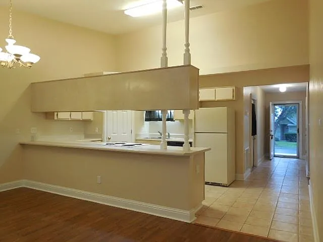 2939 Royal Palm Way — Photo 7