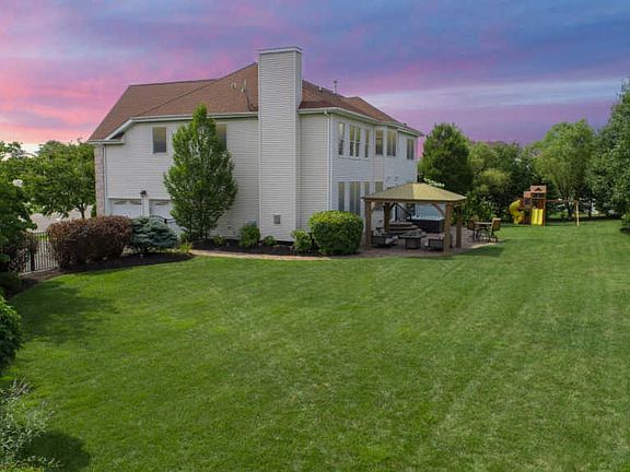 2nd image of 1575 Julia Ct