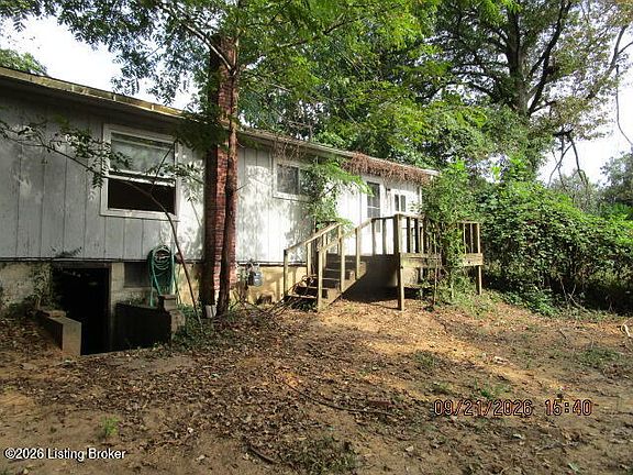 5th image of 3071 University Rd #R