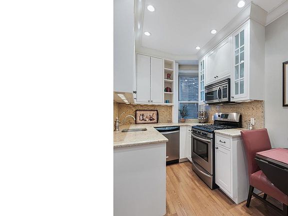 4th image of 25 W 64th St APT 4A