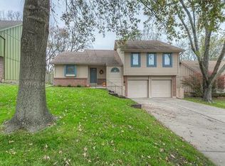 10212 W 48th St, Merriam, KS 66203