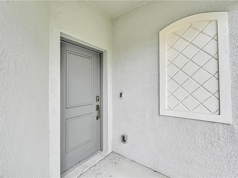 20545 Hazelnut Ct S — Photo 6