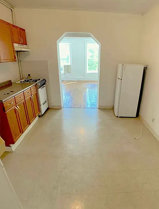 2nd image of 111 Christopher St APT 15