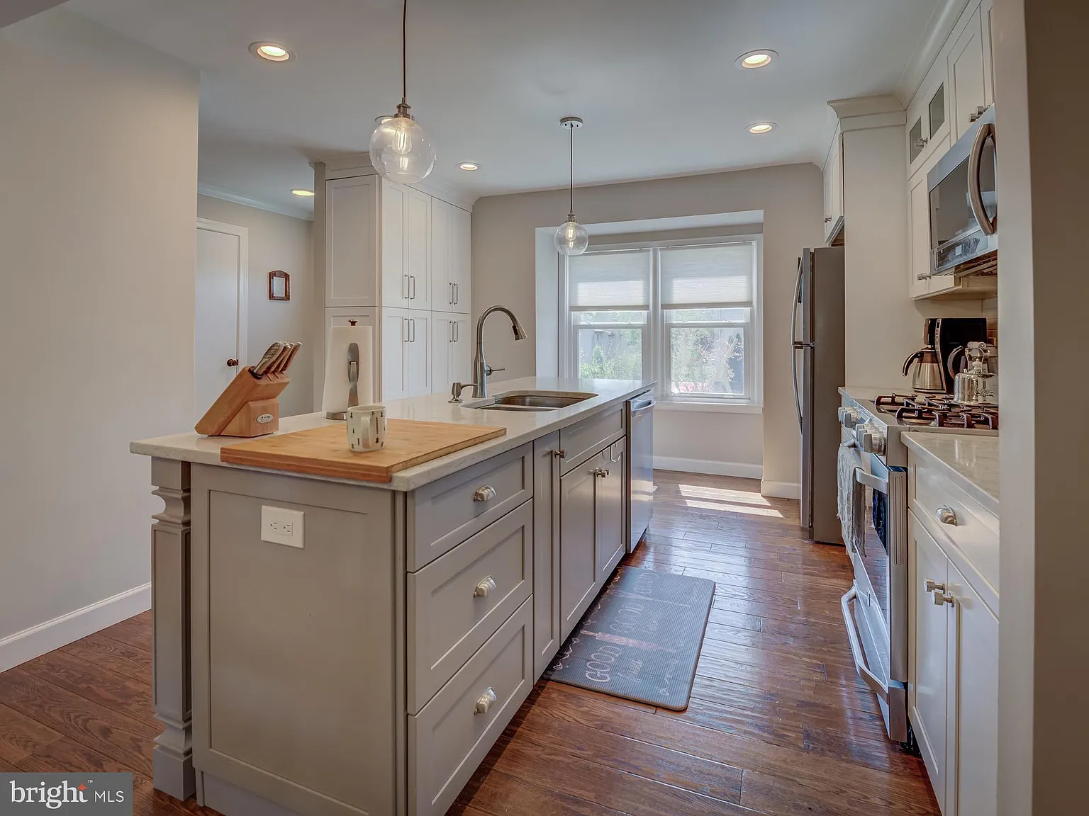 4 bed, 3.5 bath, 1554 sqft, $6,700 — Photo 3