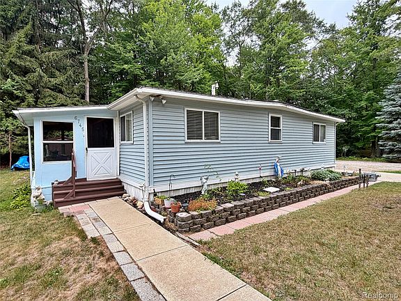 3rd image of 6745 Morrison Dr