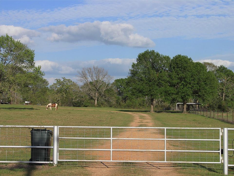 1st image of 27134 Muckelroy Rd