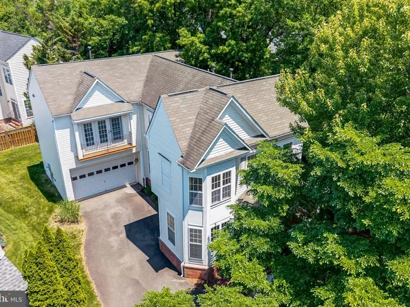 40396 Milford Dr, Ashburn, VA 20148