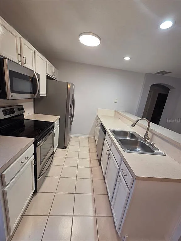 1 bed, 735 sqft, $1,999 — Photo 4