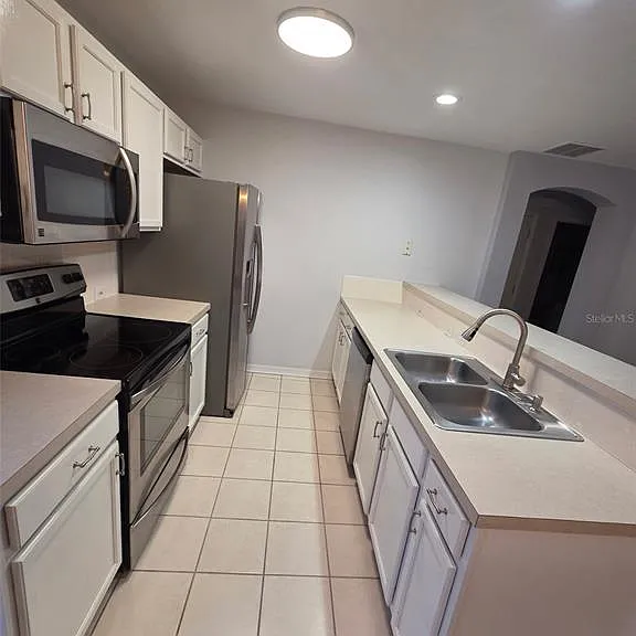 930 Spring Park Loop #B — Photo 4