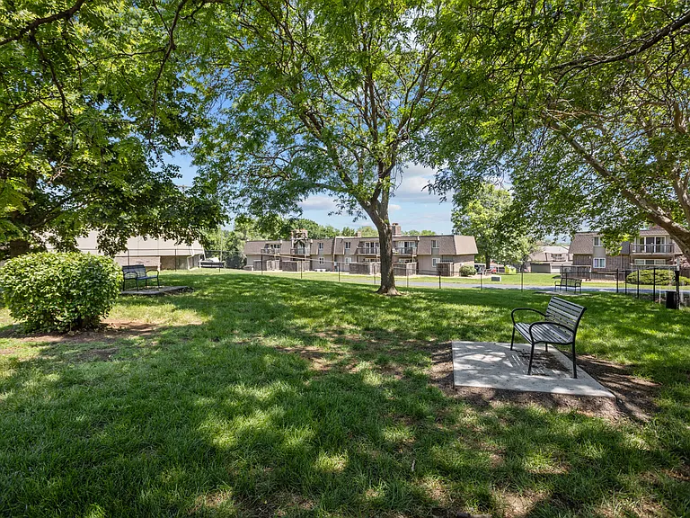 Fox Run Apartments — Photo 24