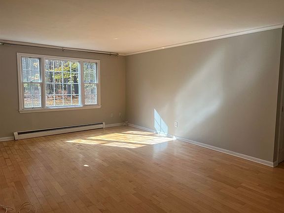 2nd image of 416 Springbrook Cir
