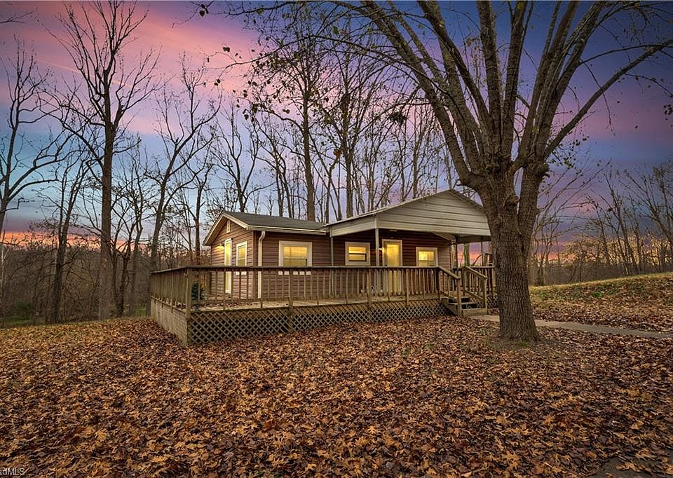 1st image of 121 Pinewood Acres Dr