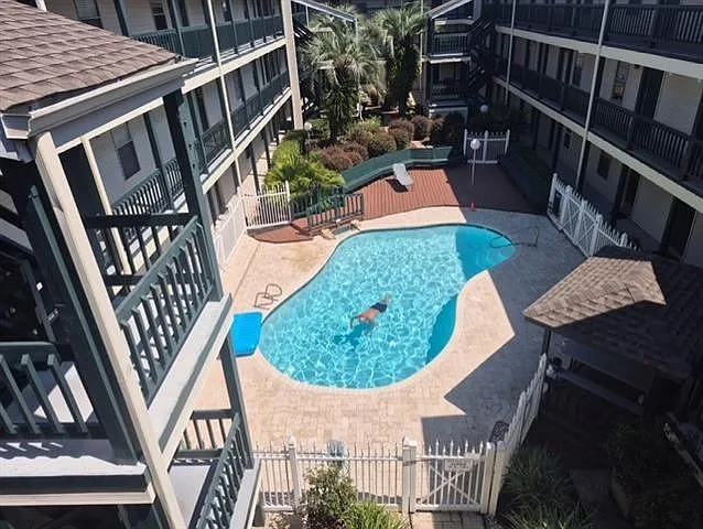2330 Edenborn Ave #325