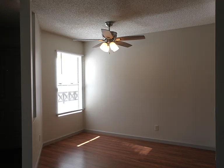 2001 Lakeridge Cir #203 — Photo 11
