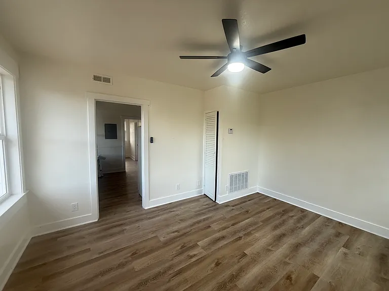 221 N L St #221 — Photo 1
