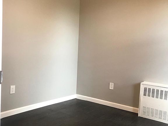 4th image of 831 Bartholdi St #4