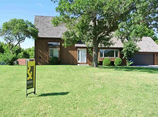 1414 Holly Ln, Junction City, KS 66441