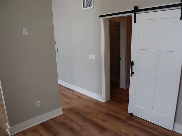 128 N Water Ave — Photo 9