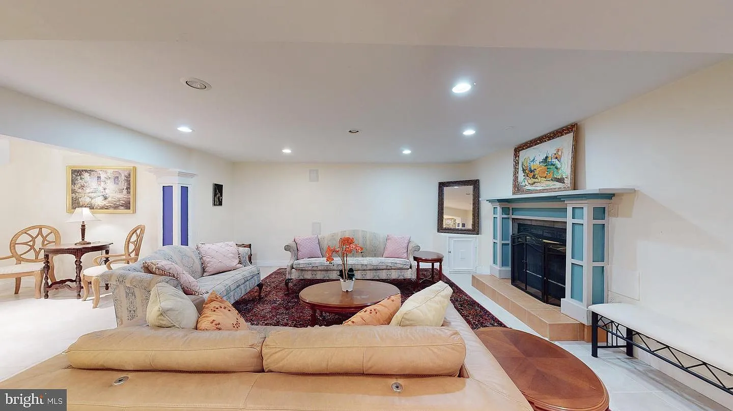 1 bed, 1.0 bath, 1732 sqft, $1,850 — Photo 3