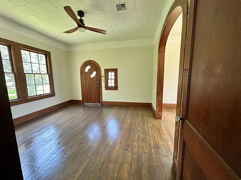 426 Bellevue St — Photo 7