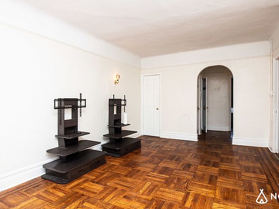 4th image of 148 Hancock St APT 4C
