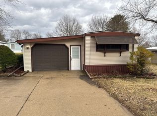 113 Fieldcrest Dr, Freeport, IL