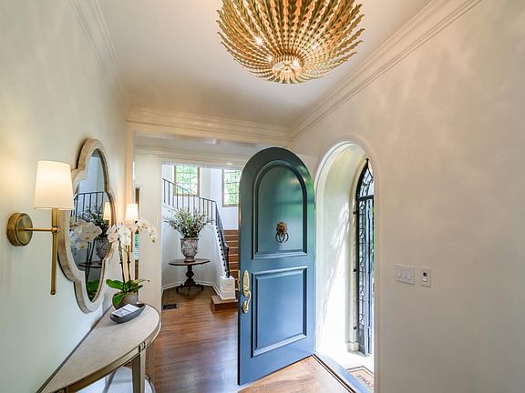5th image of 325 El Portal Ave