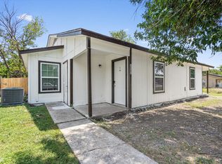 520 Lenora Dr #A, Taylor, TX 76574