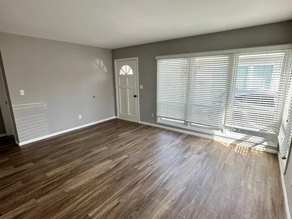 1022 Chalcedony St, San Diego, CA 92109