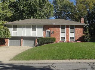 2424 NW 4th St, Blue Springs, MO 64014