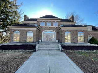 3350 E Fox Grape St, Springfield, MO 65804