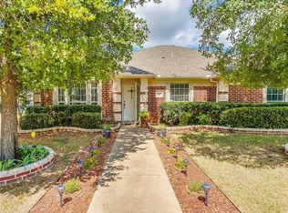 501 Lake View Ct W, Crowley, TX 76036